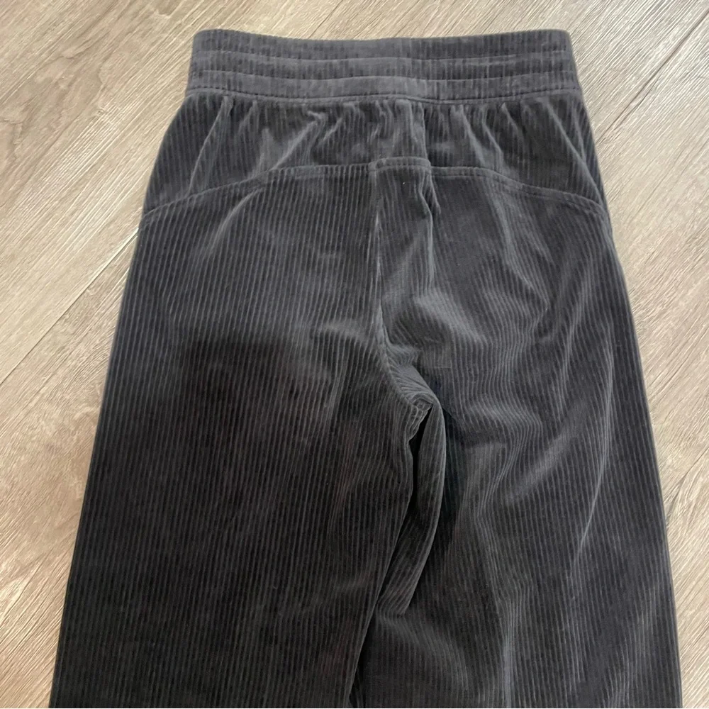 Lululemon Scuba Mid-Rise Wide-Leg Pant *Velvet Cord in Espresso - Picture 6 of 7